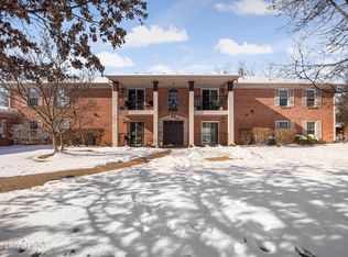 102 Forest Park Rd, Louisville, KY 40223