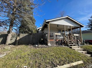 957 Gentry St, Frankfort, IN 46041