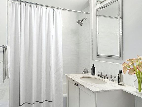 5th image of 215 E 68th St APT 24A