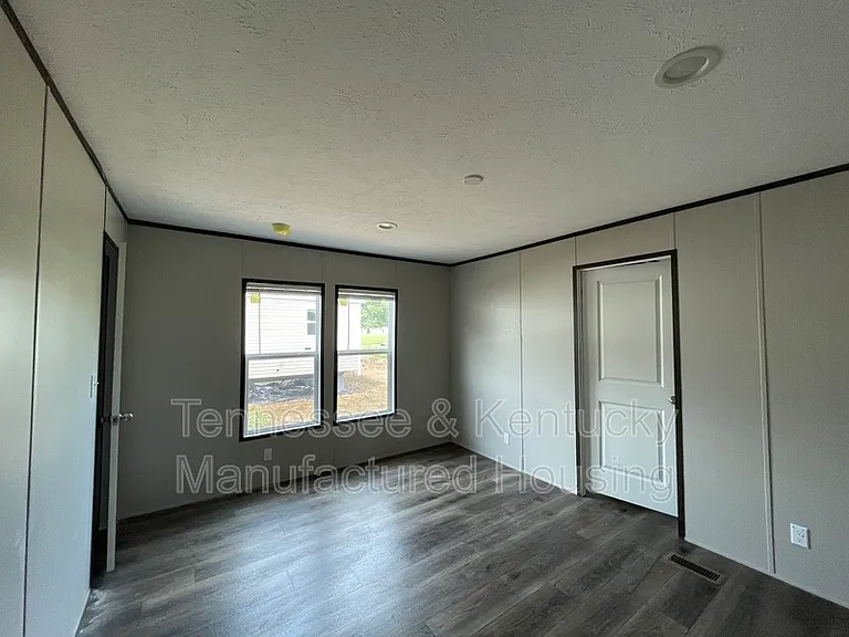 106 Cumberland Ln — Photo 8