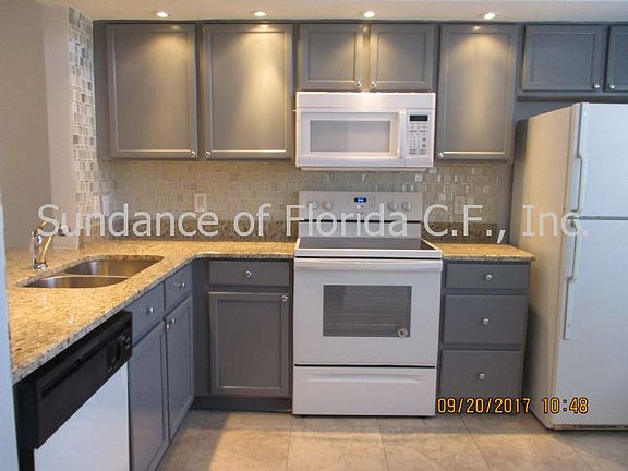 3rd image of 1228 Barefoot Bay Dr
