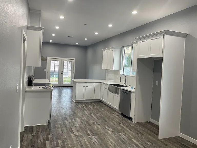 17745 Vista Point Dr — Photo 3