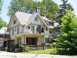 2nd image of 3052 Sutherland Ave