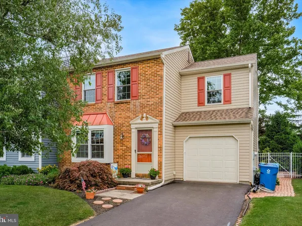 27 Steeplechase Cir, Horsham, PA 19044