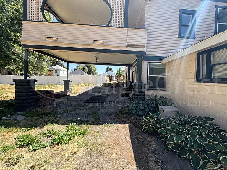 603 E Cherry St — Photo 8