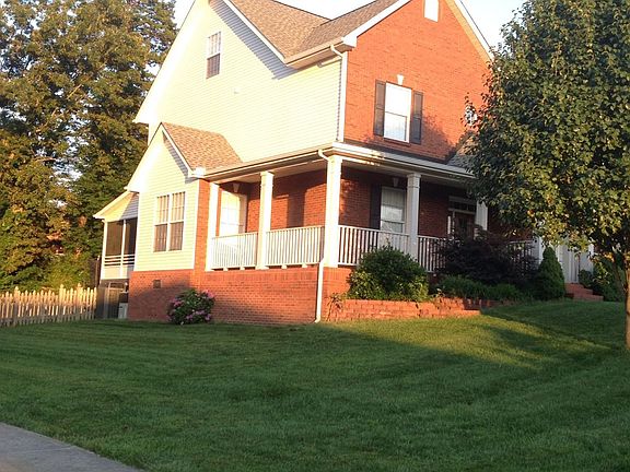 3rd image of 420 Rockwell Farm Ln