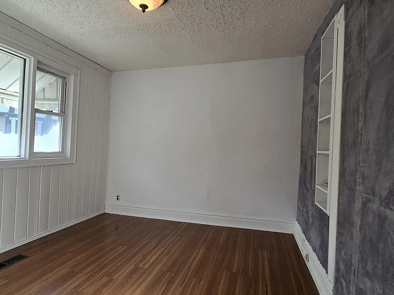 75 Rogers Ave — Photo 8