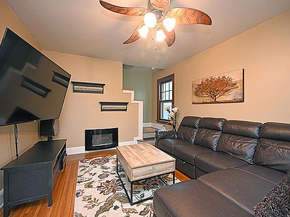 4th image of 3533 Saybrook Ave