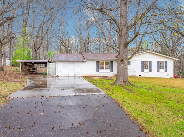 220 Woodberry Cir, Easley, SC 29642