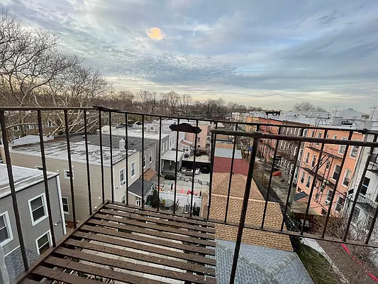 Rented by Pear NYC LLC | media 39