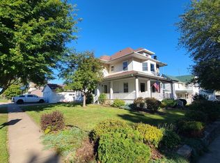 303 N Main St, Cuba City, WI 53807