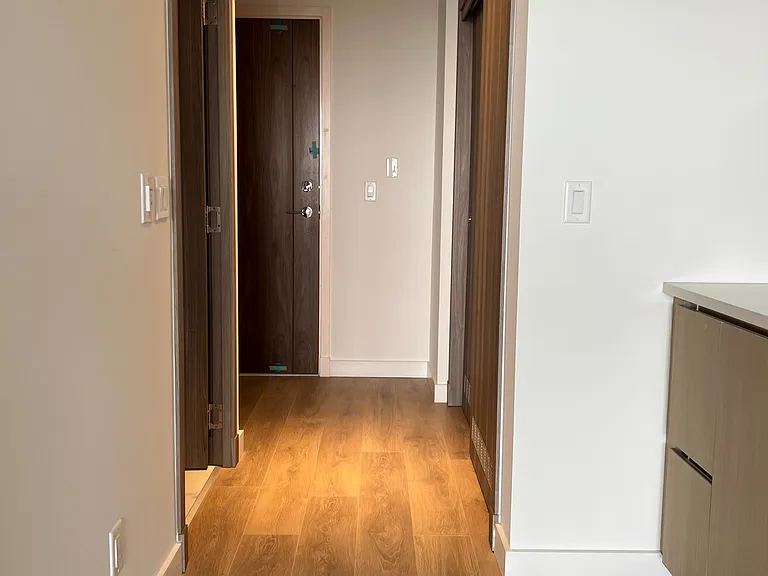 25 McMahon Dr #810 — Photo 19