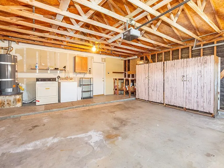 8005 Cold Creek Ct — Photo 12