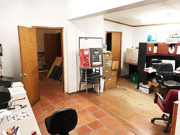 2nd image of 103 W Marlin St