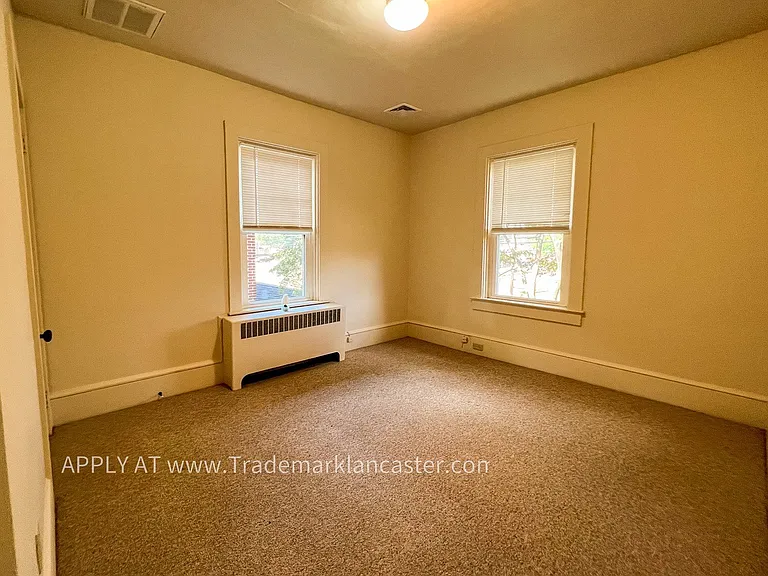310 Manor Ave #B — Photo 4