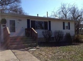 821 W 8th St, Cameron, MO 64429