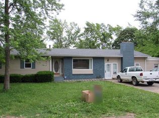 815 Richards Dr, Mountain Grove, MO 65711