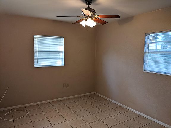 5th image of 925 Pinecrest Dr