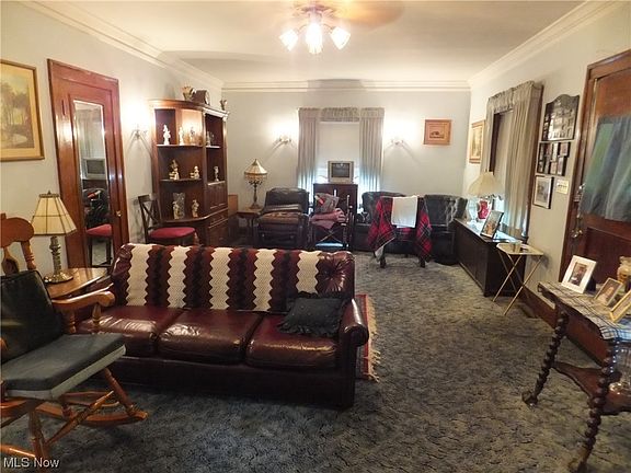 4th image of 2080 Hillcrest Ave