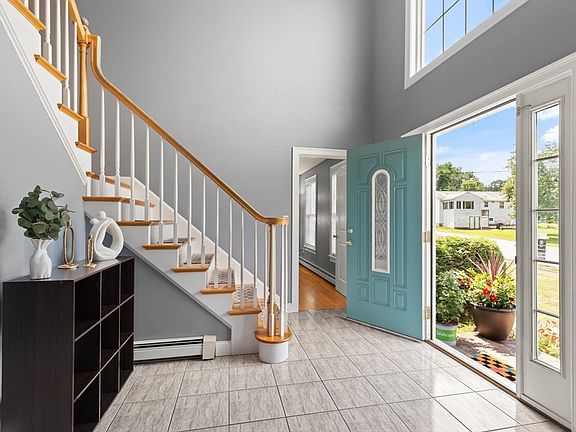 4th image of 1 Dogwood Ln