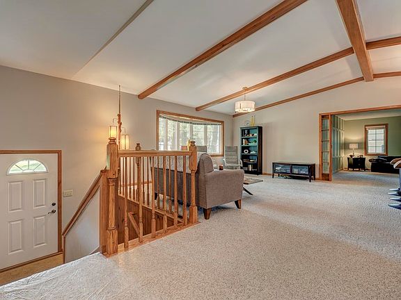 3rd image of 804 Fargo Ave