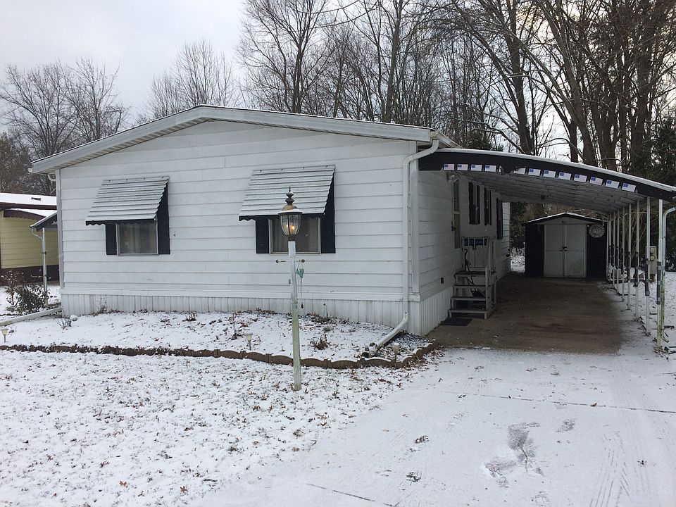 2nd image of 5 Kimberly Ln #5