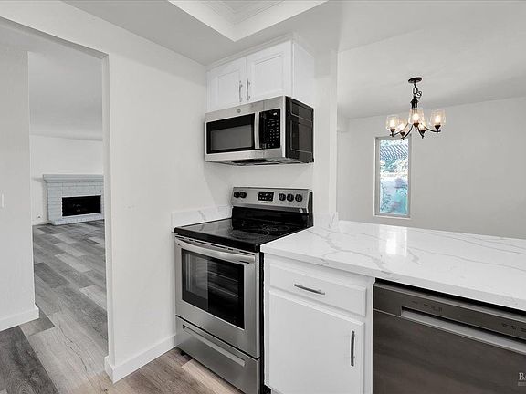 5th image of 865 Shady Oak Drive