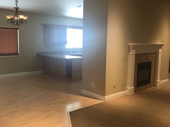 4th image of 17227 Lake Shore Dr