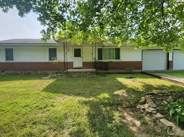 105 S East St, Westport, IN 47283