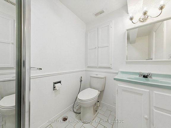 3rd image of 5651 Turney Dr