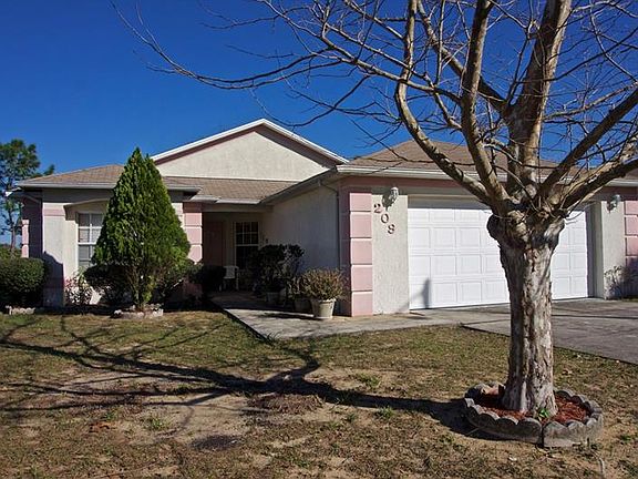 2nd image of 209 Arlington Heights Cir