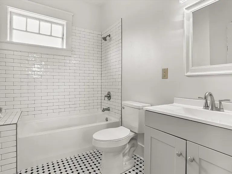 5829 Clara St #5829 — Photo 7