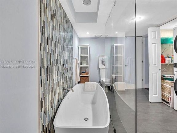 4th image of 6423 Collins Ave