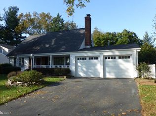 13115 Penndale Ln, Fairfax, VA 22033