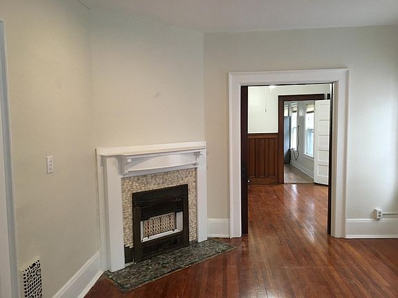 2nd image of 746 Lafayette Ave #2