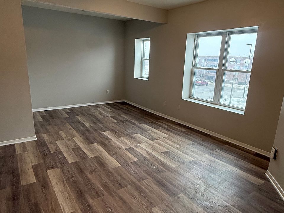1st image of 2567 Douglas St #2