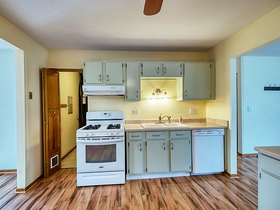 4th image of 416 E Chippendale Dr