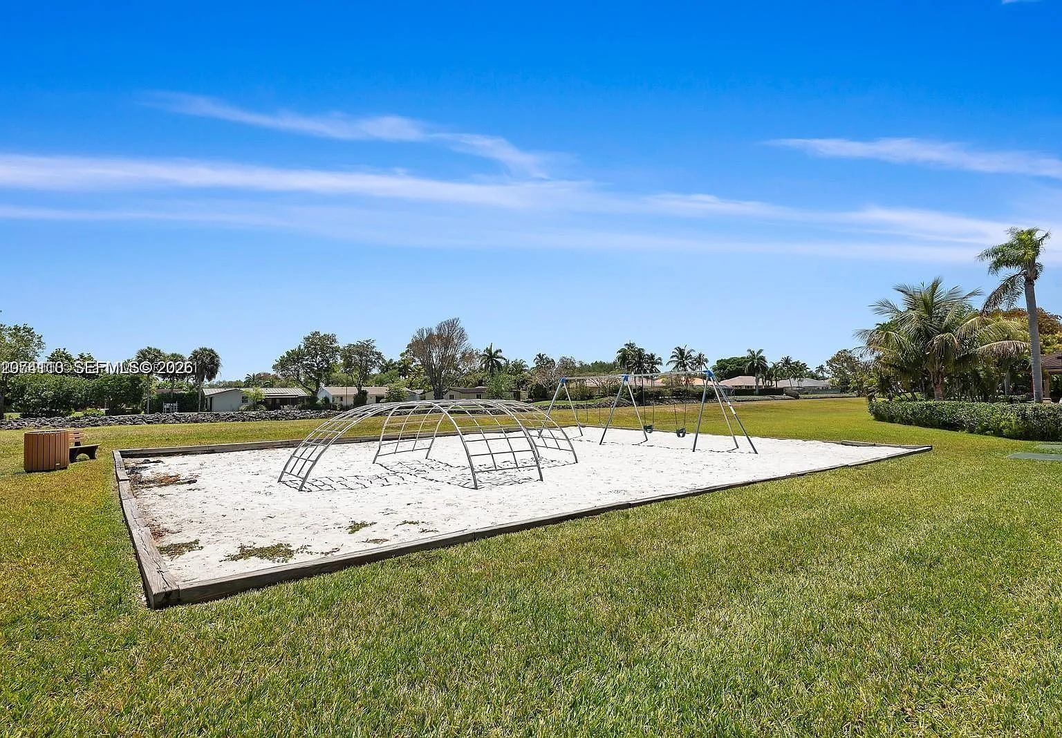 Camino Circle Condo — Photo 4