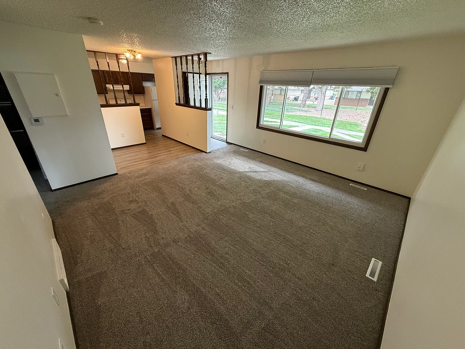 2 bed, 900 sqft, $1,600 — Photo 3