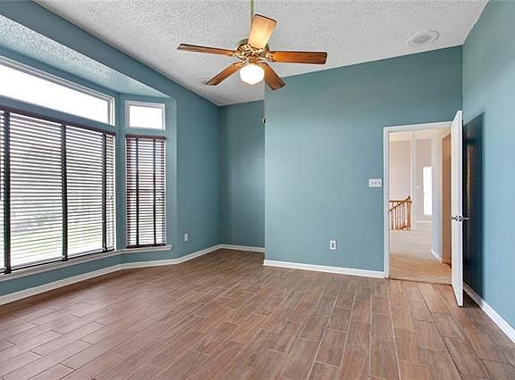 3rd image of 287 Southwood Dr