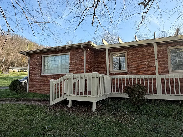 9616 Brewer Dr — Photo 3