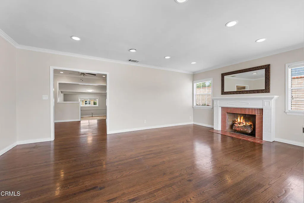 2 bed, 1.0 bath, 1400 sqft, $3,900 — Photo 4