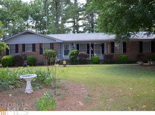 1032 Strawberry Ln, Ellenwood, GA