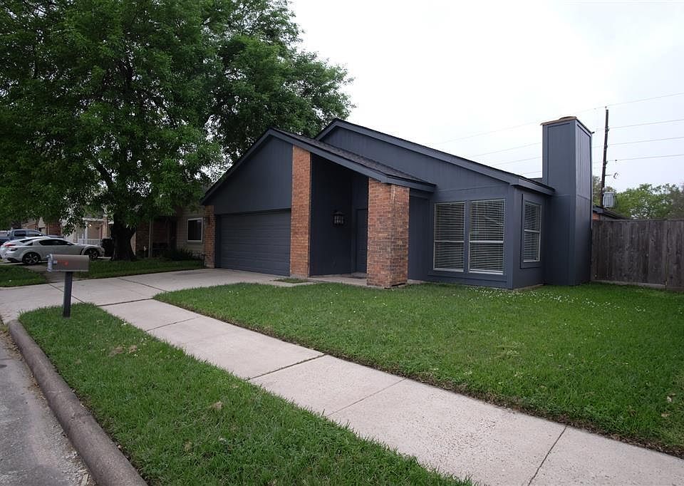 1st image of 12010 Wood Hollow Ln