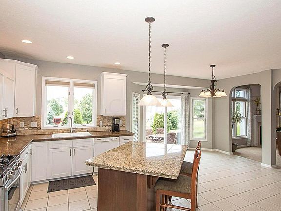 5th image of 13484 Silverbrook Dr NW