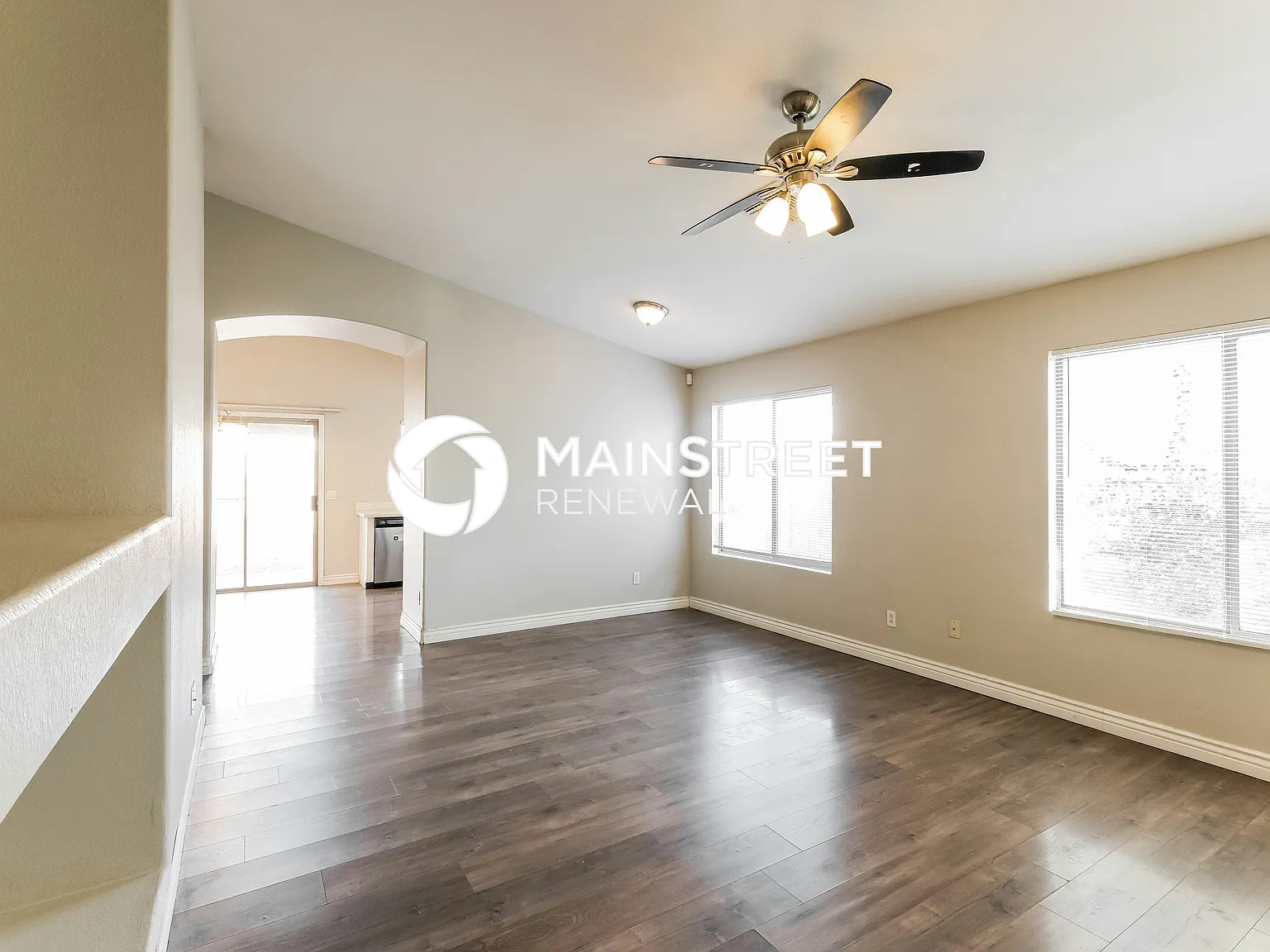 3910 N 105th Ln — Photo 3