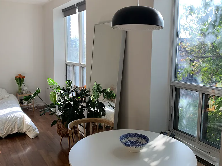 225 Gladstone Ave — Photo 125