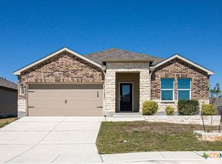 2700 San Martin Ln, Seguin, TX 78155