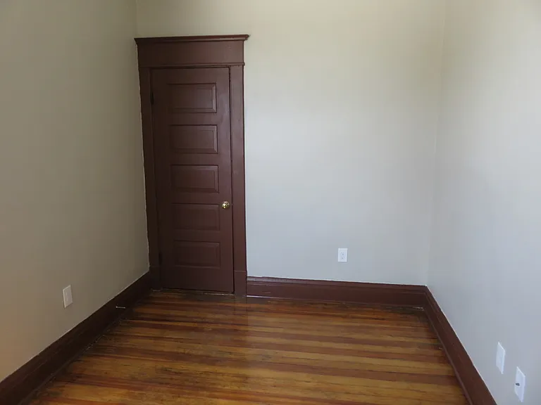 604 W 3rd St #3B — Photo 6