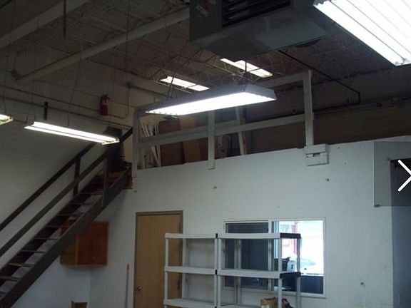 5th image of 405 1st Ave SW #A
